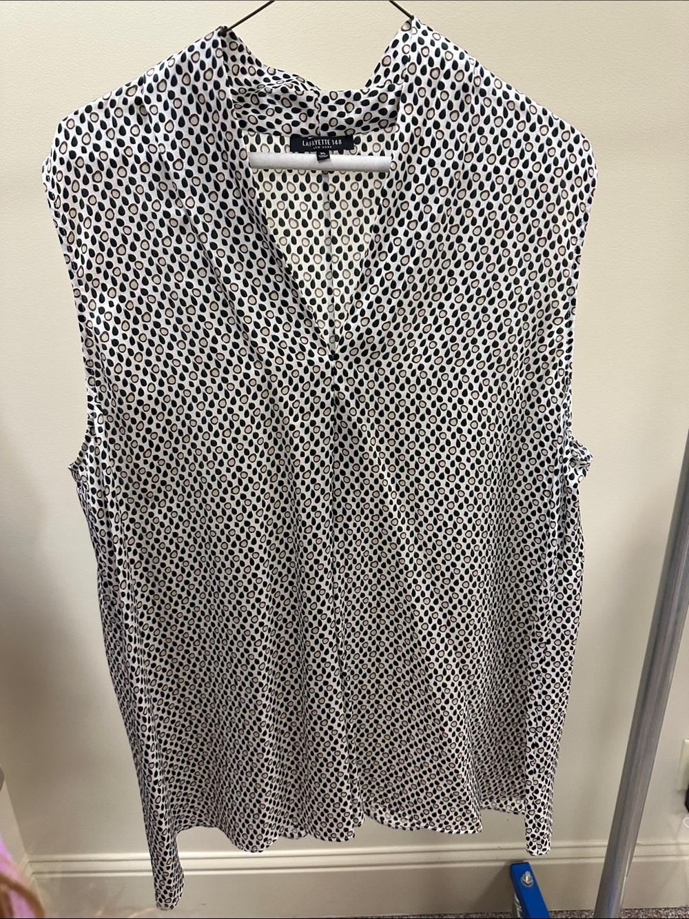 Lafayette 148 New York White Sleeveless V-Neck Camisole with Black Dot Print